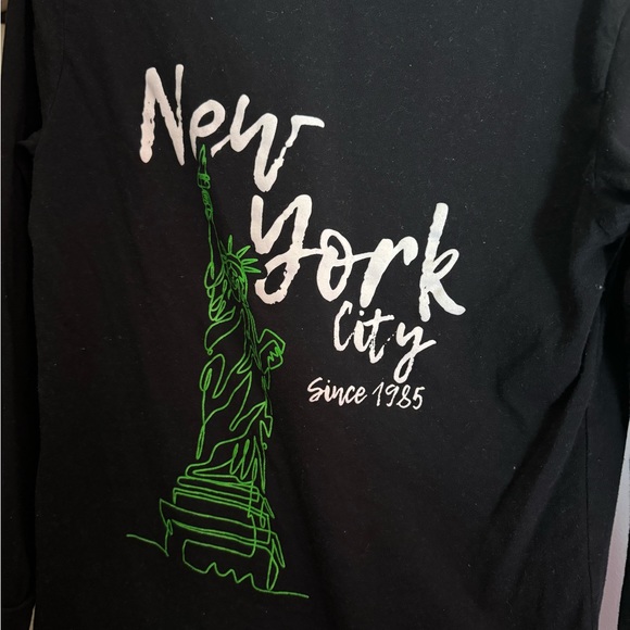 Cute shirt - Picture 2 of 3